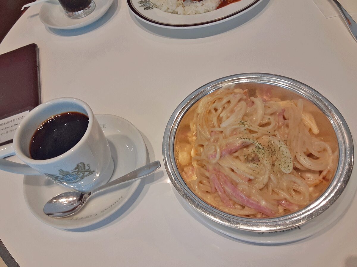 イノダコーヒ京都本店のランチセット「ボルセナ（ホワイトソース）とホットコーヒー」