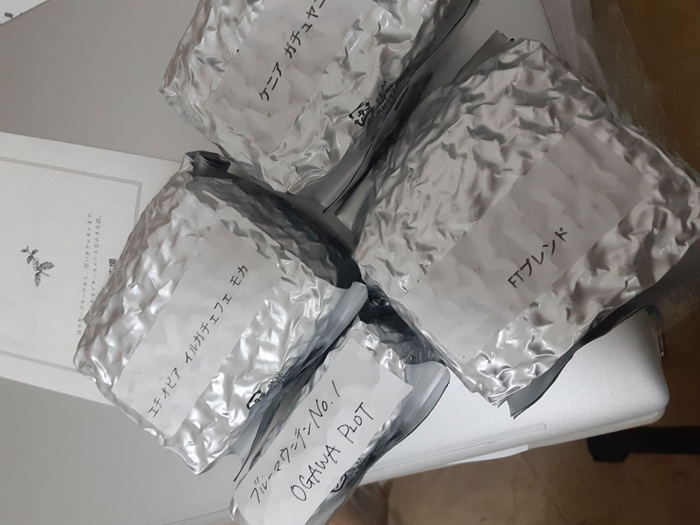 小川珈琲京都本店で購入した4種類のコーヒー豆「ケニアガチュヤニ」「エチオピアモカのイルガチェフェ」「ブルーマウンテン№1」「フェアトレードブレンド」